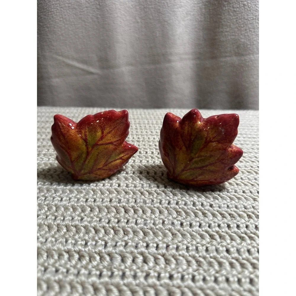 Fall Kitchen Mixed Bundle Pumpkin Oven Mitt Leaves Salt Pepper Shakers Towels